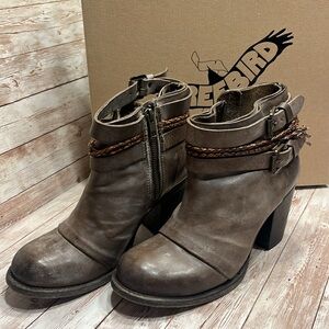 Free Bird by Steven Lion Gray Booties Size 9